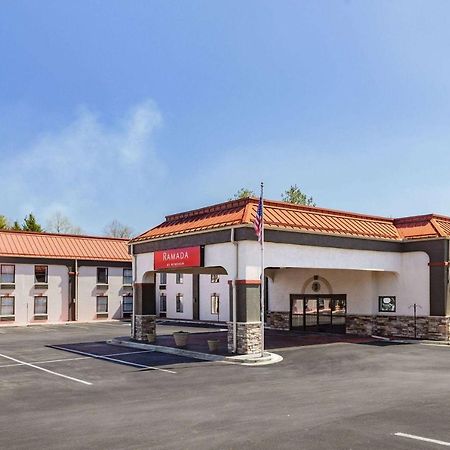 Ramada By Wyndham Hendersonville Buitenkant foto